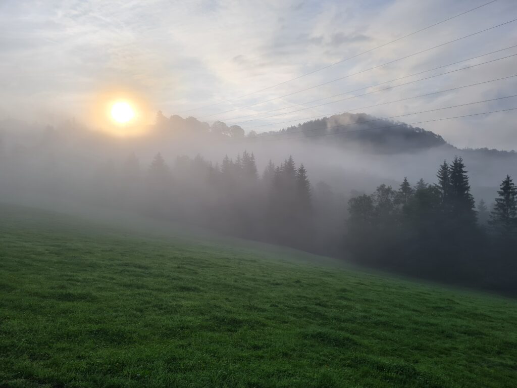 Mystischer Sonnenaufgang am Jochberg